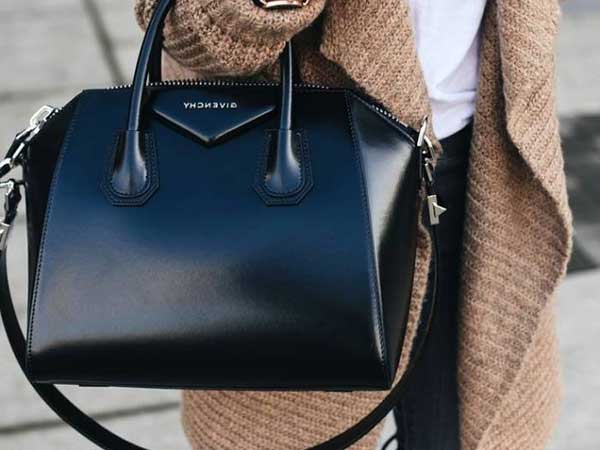 بررسی مزایا و معایب کیف های دخترانه چرم و پارچهای