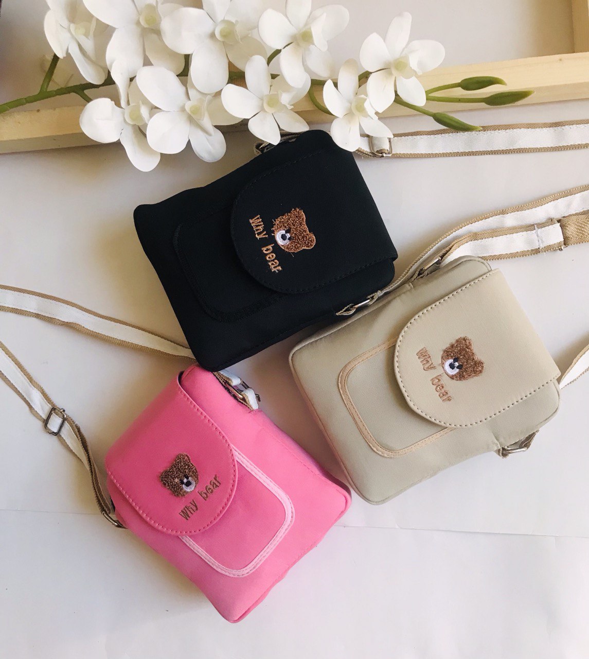 کیف موبایلی در رنگبندی متفاوت